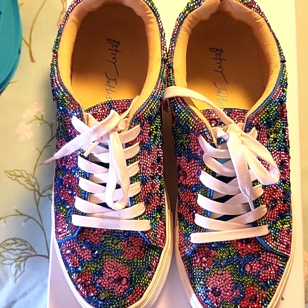 Betsy Johnson Size 8, like NEW